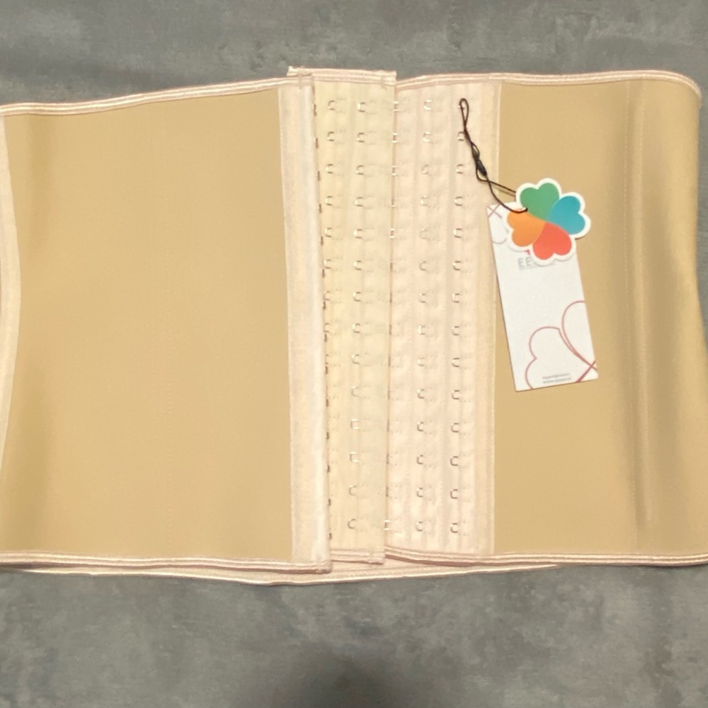 Beige waist Trainer